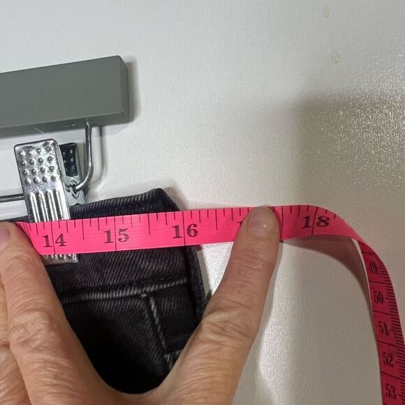 Everlane The Original Cheeky Jean Black Jeans Sz 30s - Picture 7 of 12